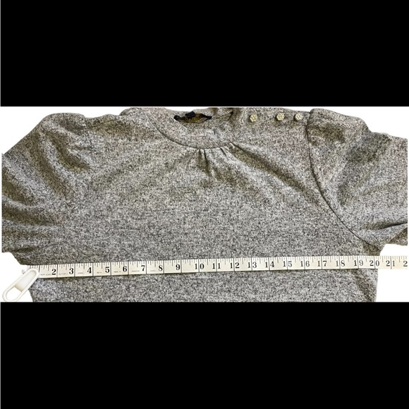 Adrienne Vittadini Sweater Top Shirt Womens Medium Grey Crystal Button Accents - Picture 7 of 10